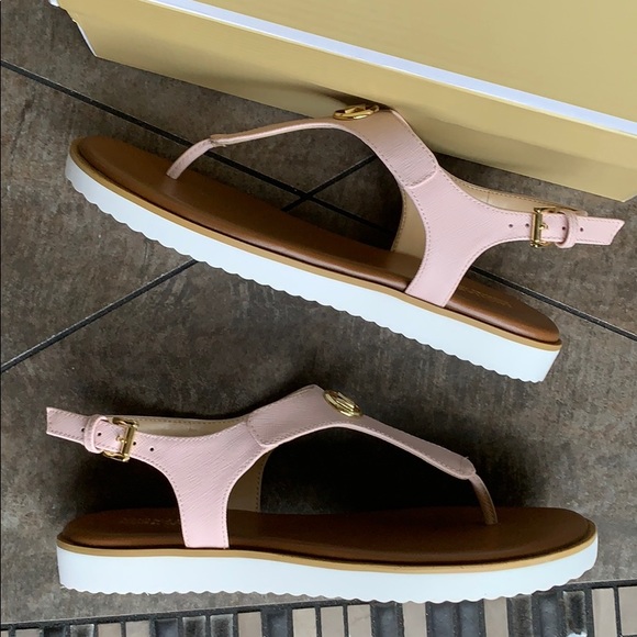 MICHAEL KORS JUDY THONG SAFFIANO POWDER BLUSH - Picture 15 of 16